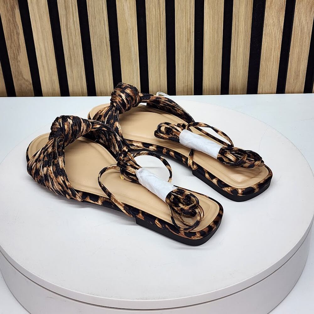NEW - On 34th Jenniee Women’s Leopard Print Lace Up Flat Sandals Size 8.5 - Picture 4 of 8